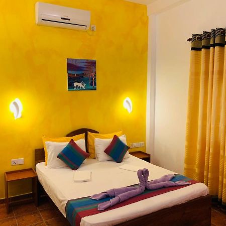 אונה ואטונה Sam'S Guest House מראה חיצוני תמונה