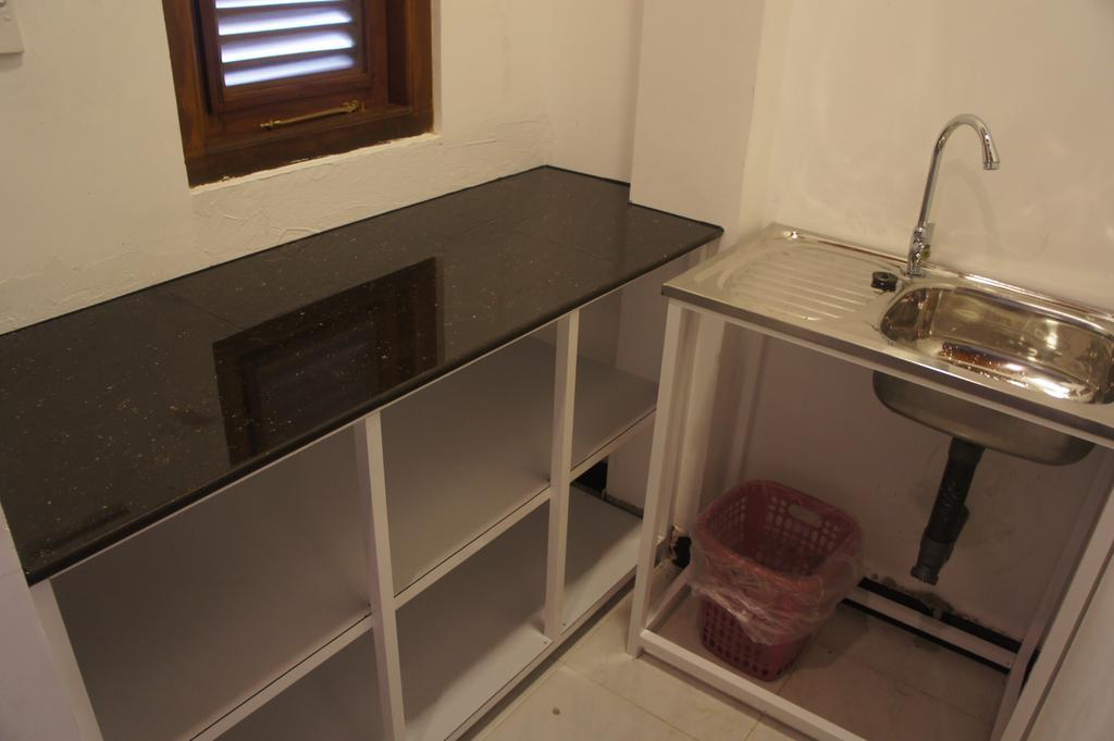 אונה ואטונה Sam'S Guest House חדר תמונה