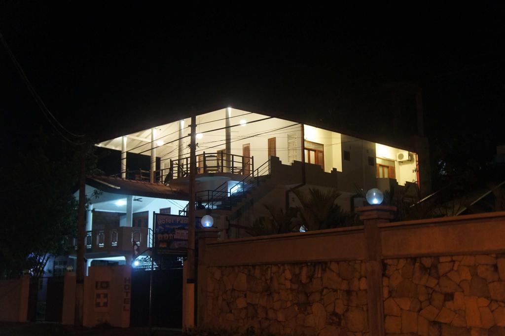 אונה ואטונה Sam'S Guest House מראה חיצוני תמונה
