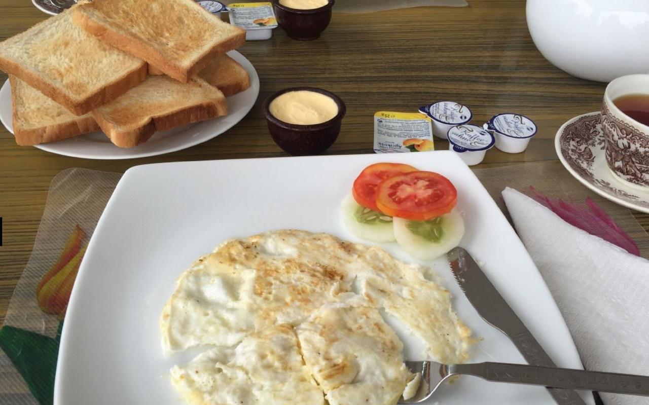 אונה ואטונה Sam'S Guest House מראה חיצוני תמונה