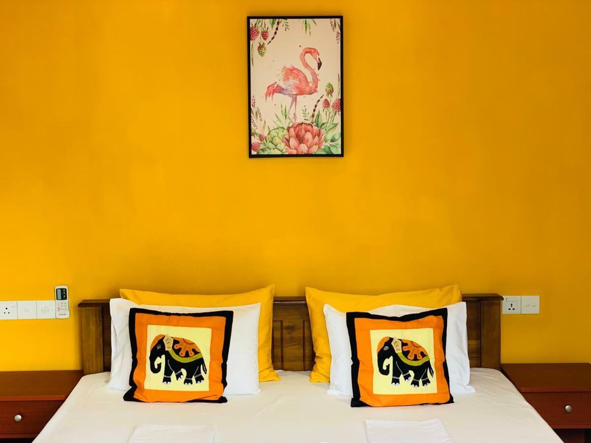אונה ואטונה Sam'S Guest House מראה חיצוני תמונה