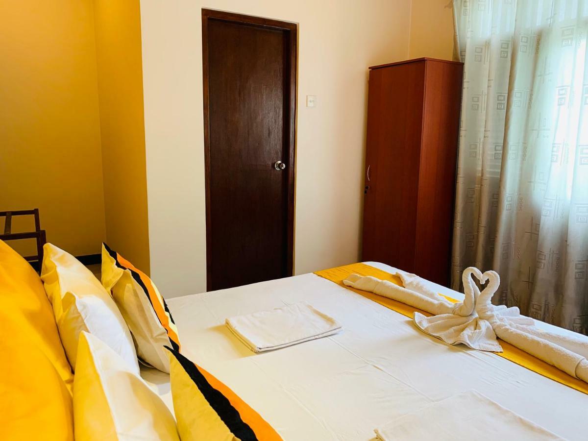 אונה ואטונה Sam'S Guest House מראה חיצוני תמונה