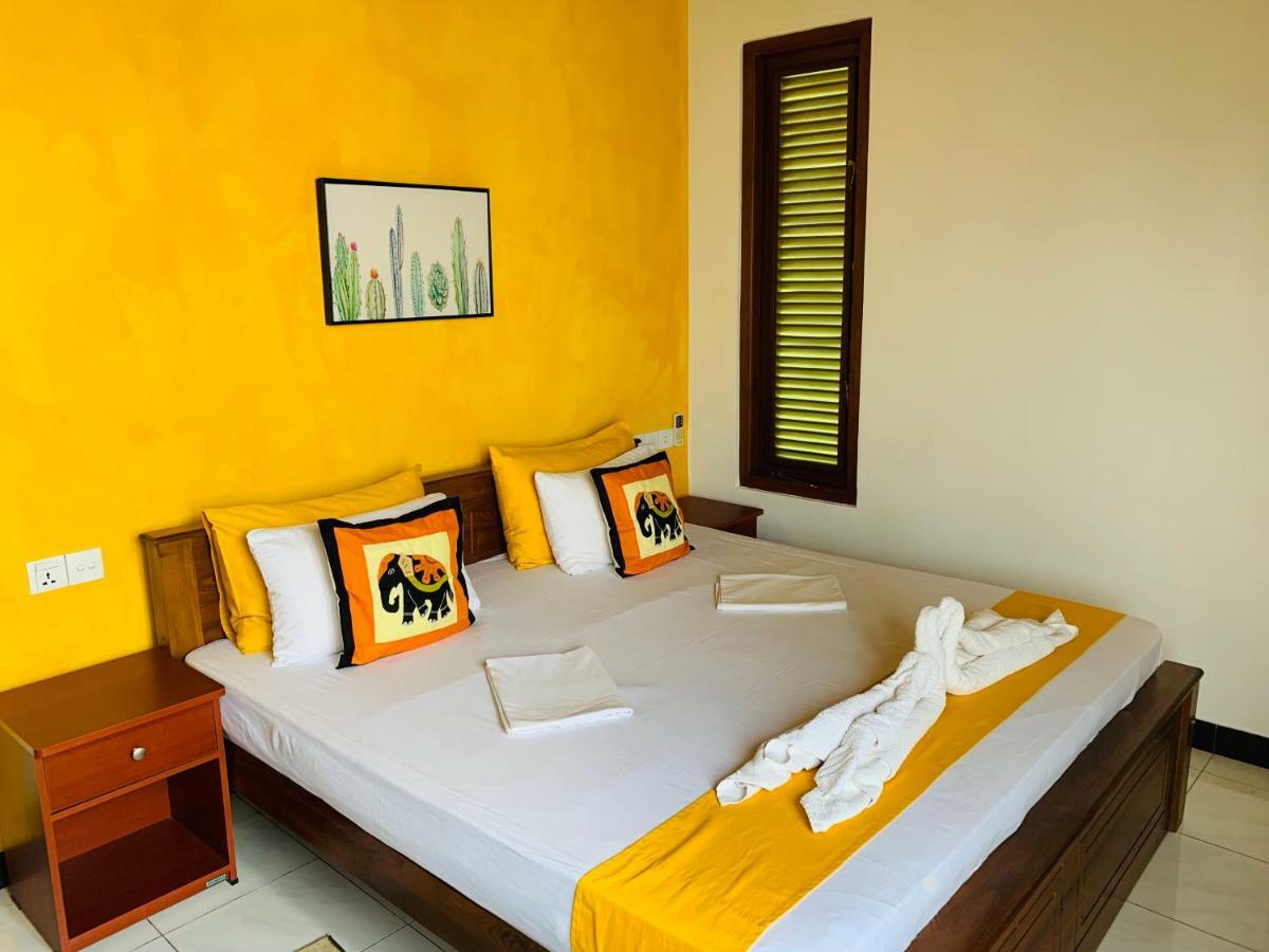 אונה ואטונה Sam'S Guest House מראה חיצוני תמונה