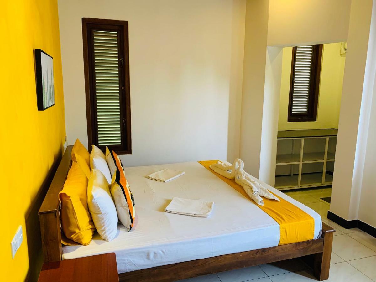 אונה ואטונה Sam'S Guest House מראה חיצוני תמונה