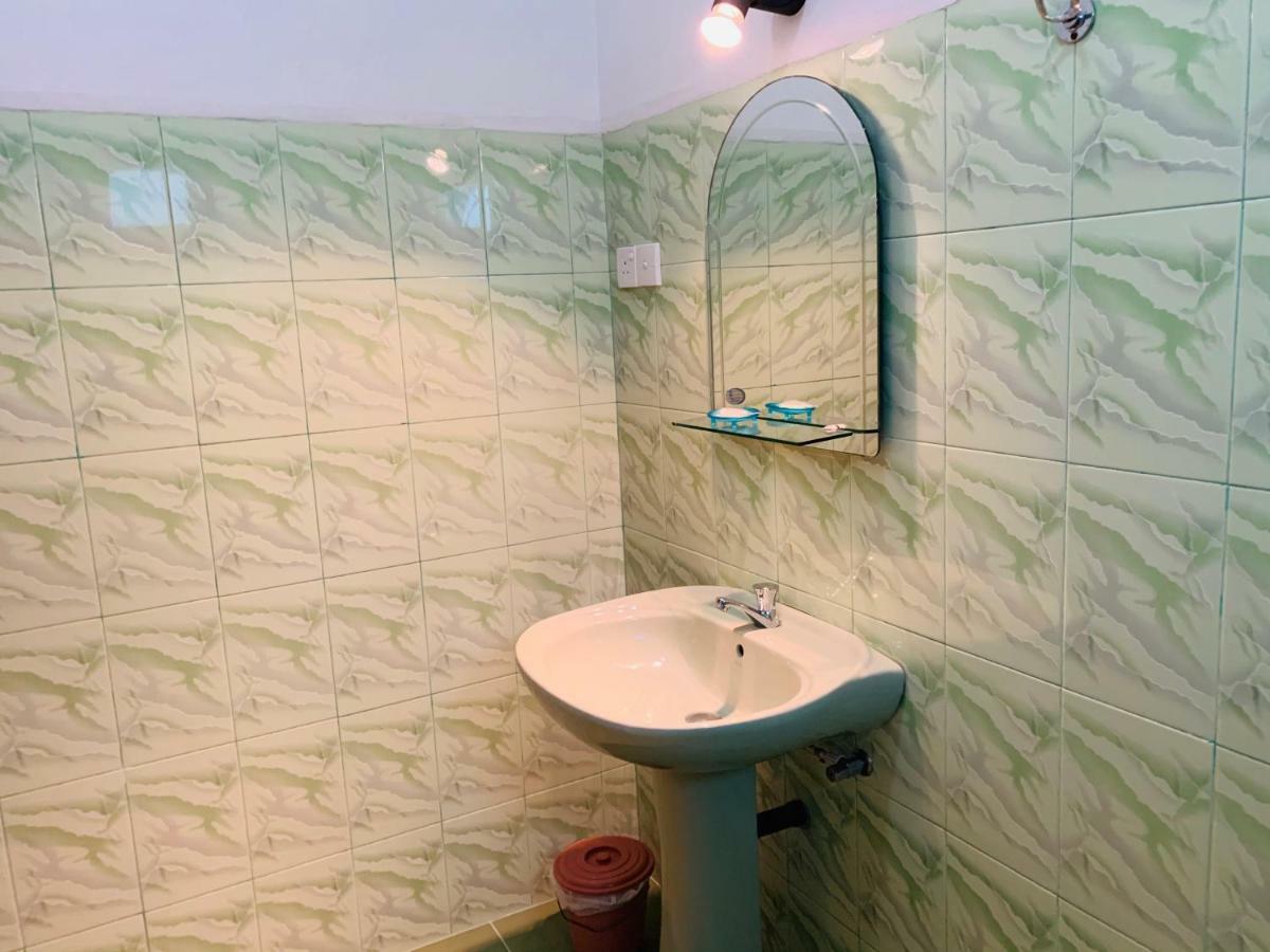אונה ואטונה Sam'S Guest House מראה חיצוני תמונה