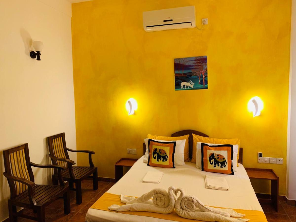 אונה ואטונה Sam'S Guest House מראה חיצוני תמונה