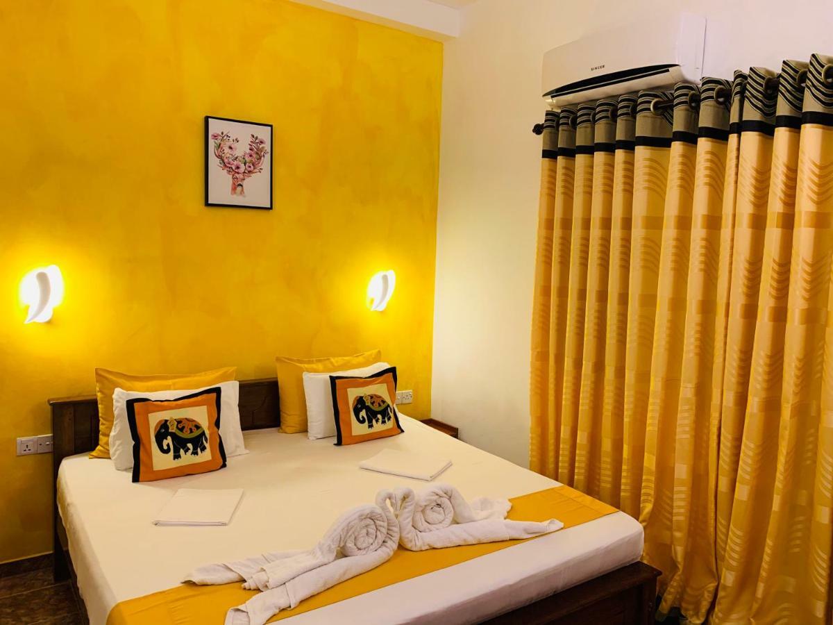 אונה ואטונה Sam'S Guest House מראה חיצוני תמונה