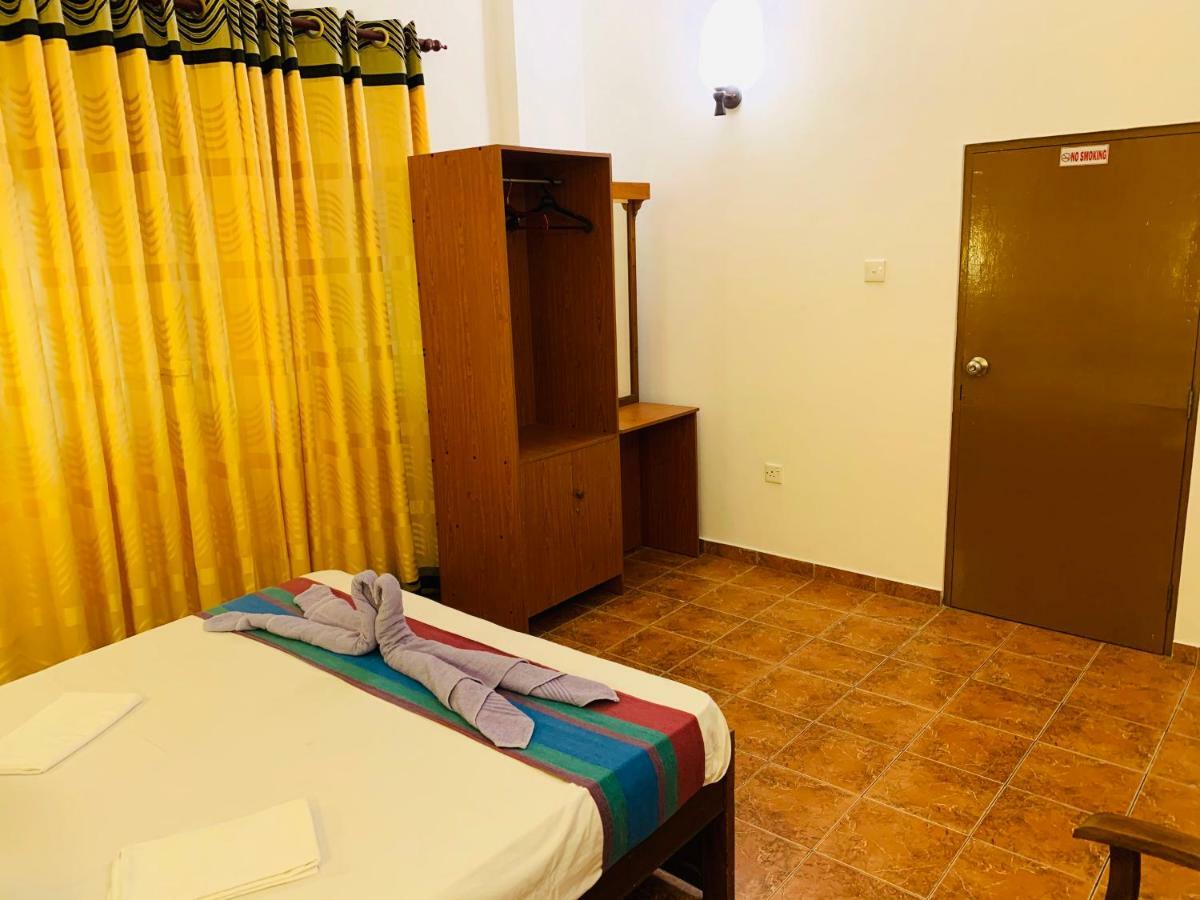 אונה ואטונה Sam'S Guest House מראה חיצוני תמונה