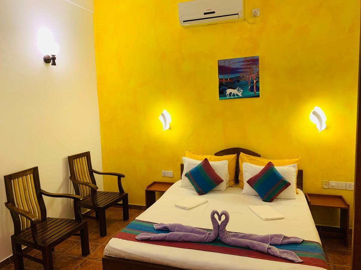 אונה ואטונה Sam'S Guest House מראה חיצוני תמונה
