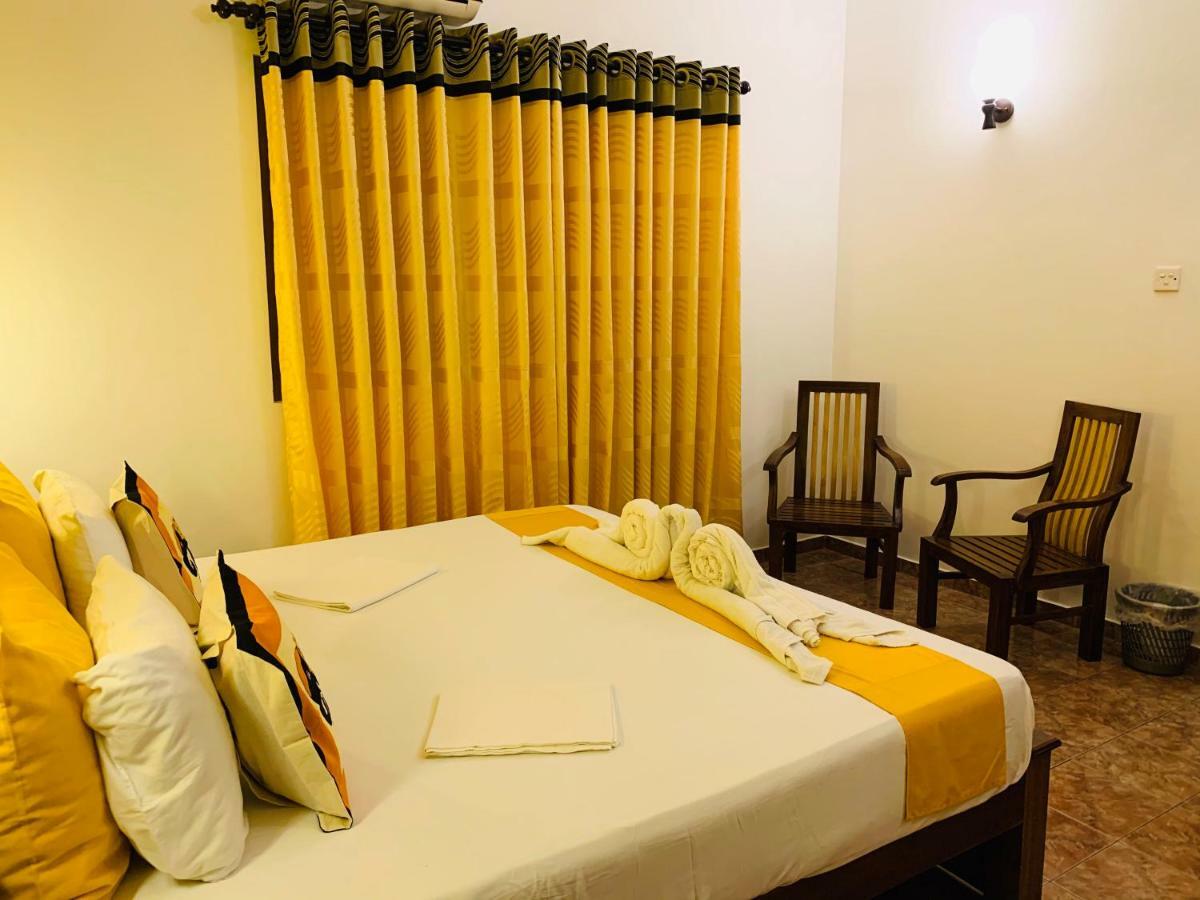 אונה ואטונה Sam'S Guest House מראה חיצוני תמונה