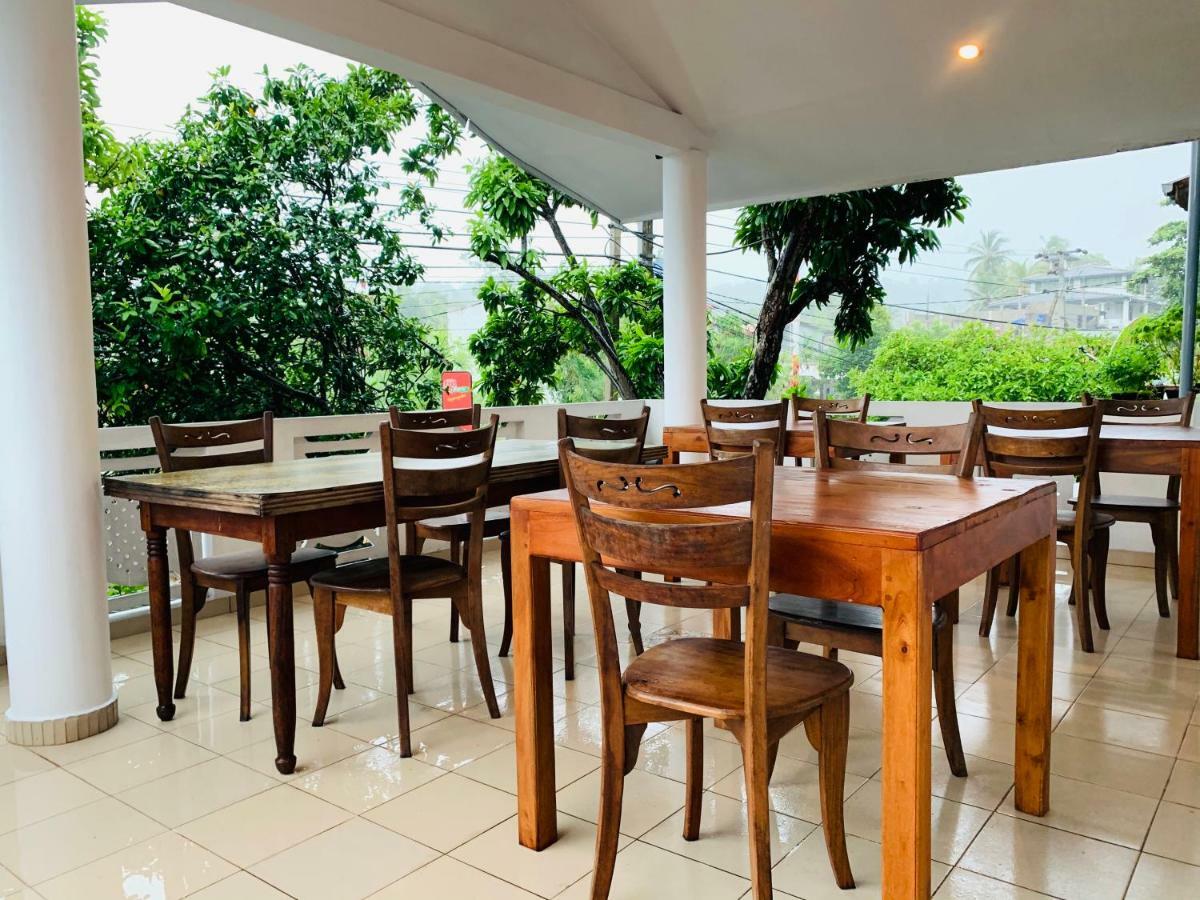 אונה ואטונה Sam'S Guest House מראה חיצוני תמונה
