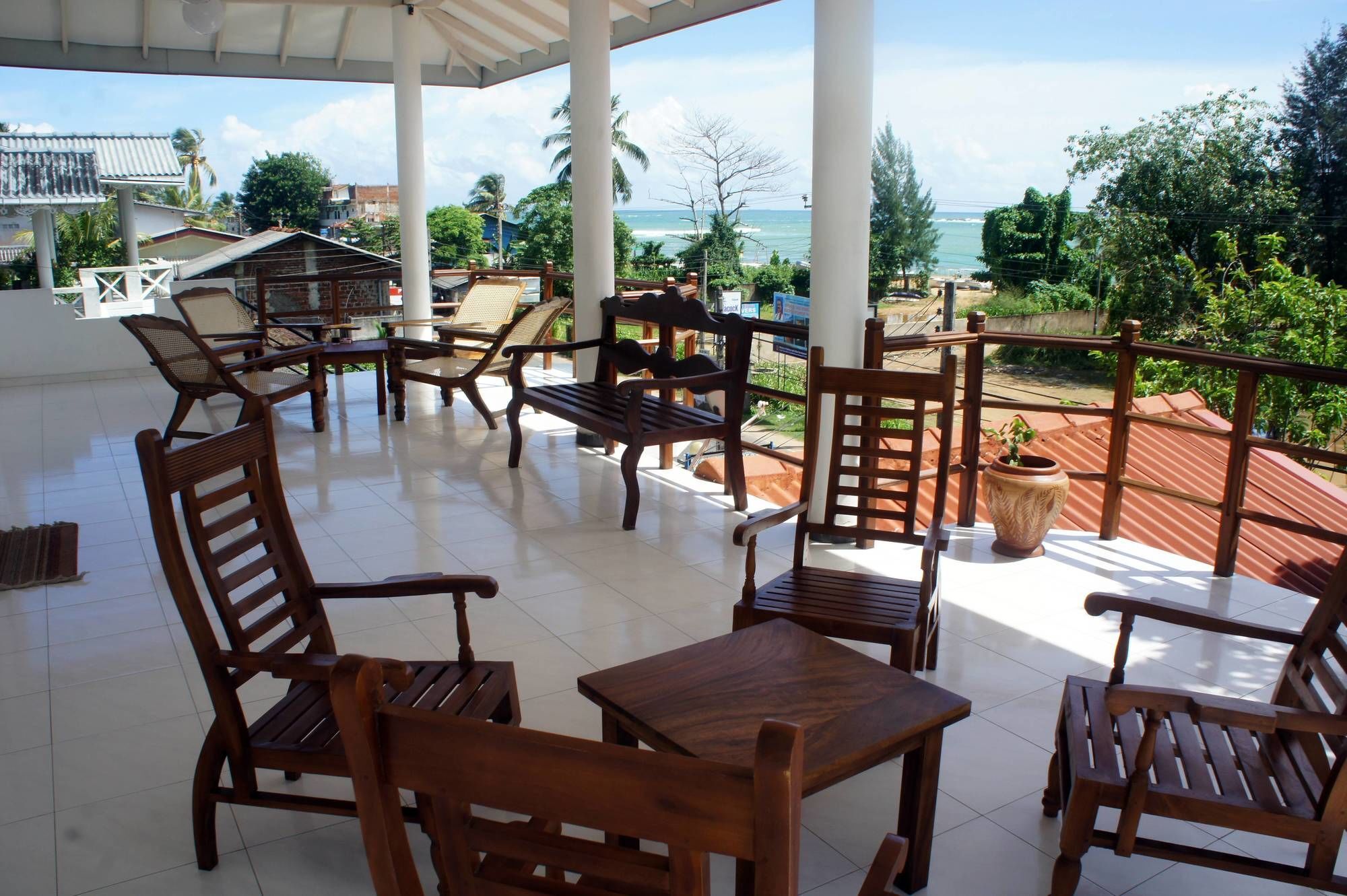 אונה ואטונה Sam'S Guest House מראה חיצוני תמונה